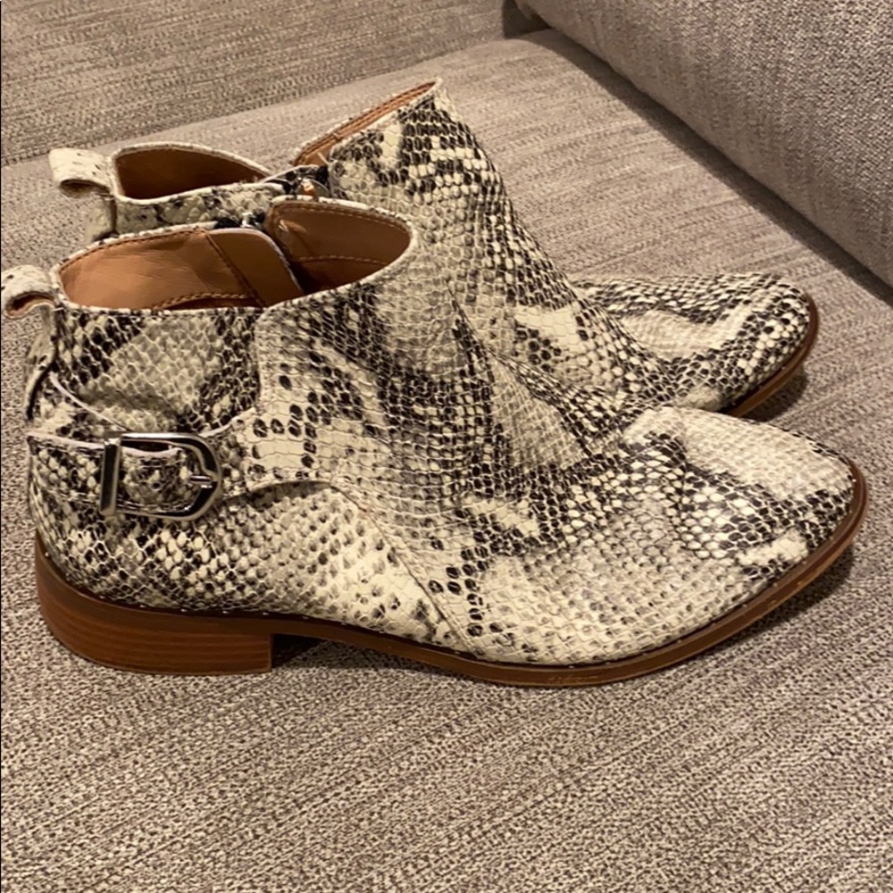 Steven by Steve Madden snake shoes 8 - worn twice